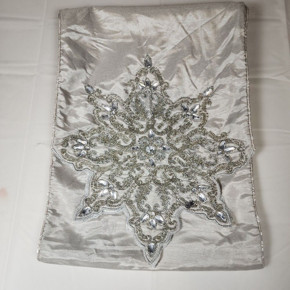 Christmas Snowflake Table Runner Pier 1 Silver Beaded Sparkle 70" x 13"